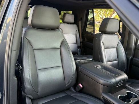 Used 2021 Chevrolet Tahoe LT w/ LT Signature Package image 36