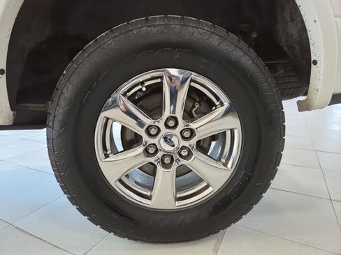 Used 2018 Ford F150 Lariat w/ Equipment Group 502A Luxury AWD/4WD image 13