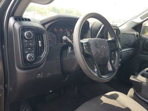 Used 2019 Chevrolet Silverado 1500 Custom w/ Custom Value Package AWD/4WD image 13
