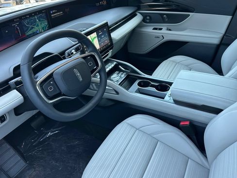 New 2026 Lincoln Nautilus Reserve w/ Jet Appearance Package AWD/4WD image 9