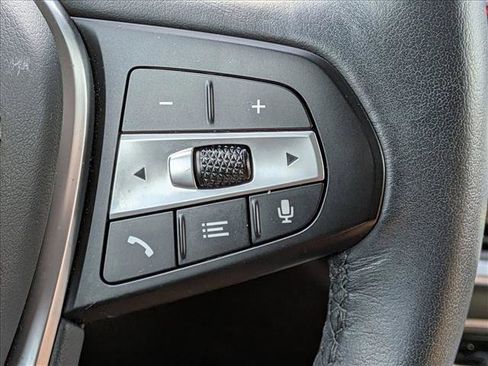 Used 2024 BMW X5 xDrive50e image 12