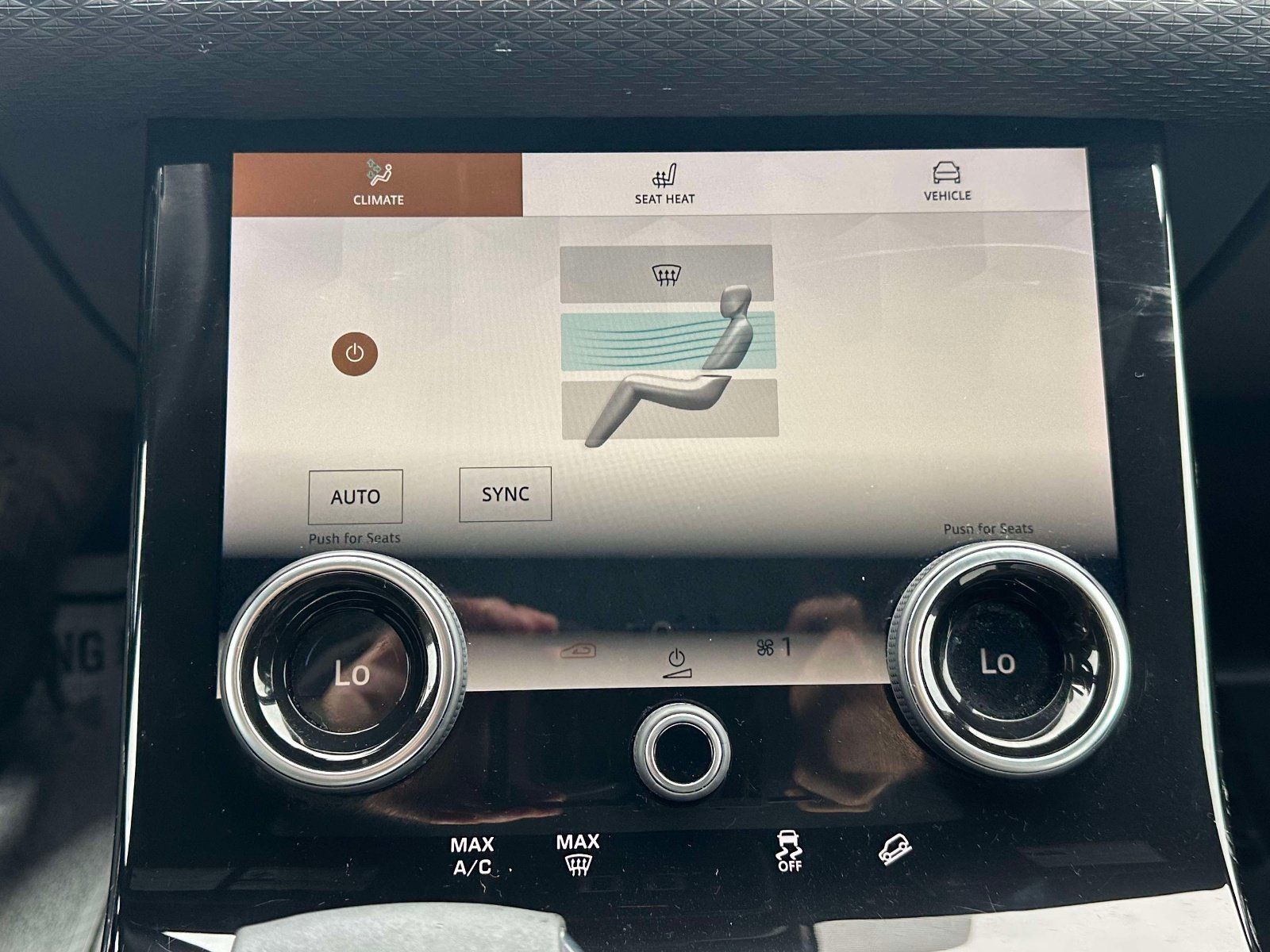 Used 2022 Land Rover Range Rover Velar S AWD/4WD image 11