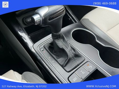 Used 2017 Kia Sorento SX image 18