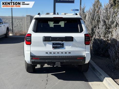 Used 2025 Toyota 4Runner SR5 image 7