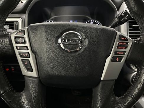 Used 2020 Nissan Titan SV w/ SV Convenience Package image 15