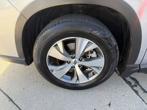 Used 2022 Subaru Ascent Premium w/ Convenience Package image 24