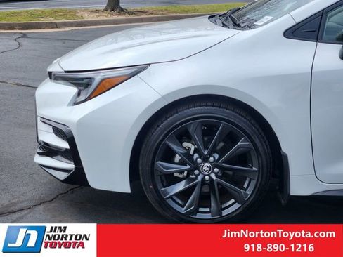 Used 2025 Toyota Corolla SE image 8