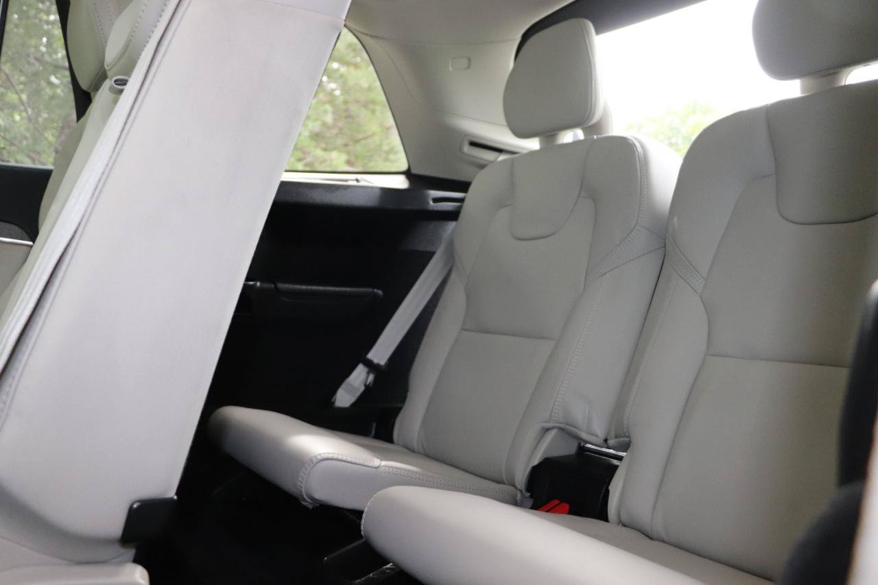 Used 2024 Volvo XC90 T8 Ultimate w/ Protection Package Premier AWD/4WD image 37