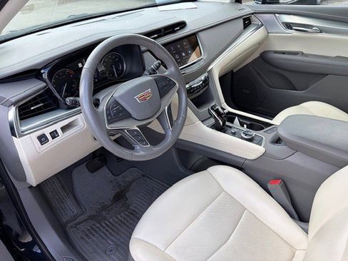 Certified 2022 Cadillac XT5 Premium Luxury image 11