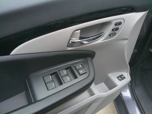 Used 2018 Honda Pilot Touring image 17