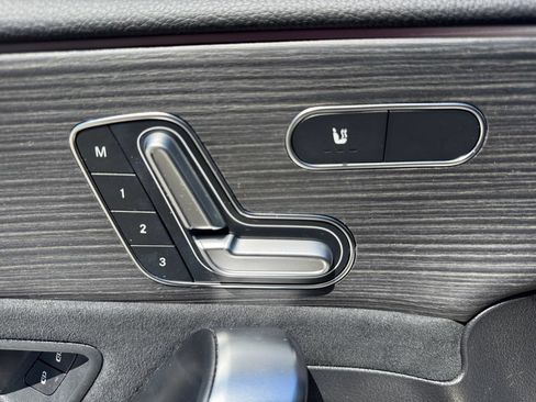 Used 2023 Mercedes-Benz CLA 250 4MATIC image 11