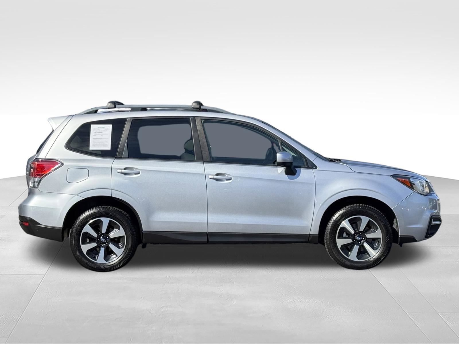 Used 2017 Subaru Forester 2.5i Premium w/ All-Weather Package AWD/4WD image 3