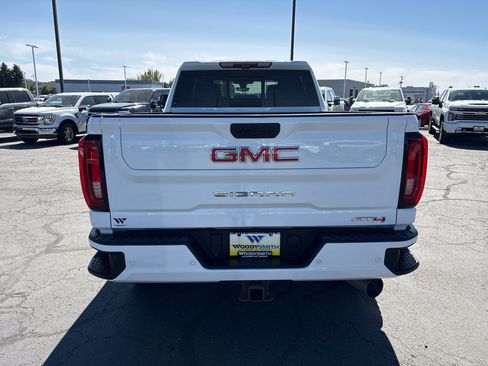 Used 2022 GMC Sierra 2500 AT4 w/ AT4 Premium Plus Package AWD/4WD image 4