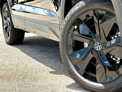 New 2026 Volkswagen Taos SE