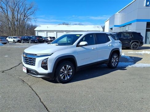 New 2026 Chevrolet Equinox LT w/ Convenience Package II image 8