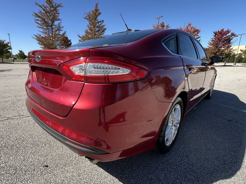 Used 2014 Ford Fusion SE FWD image 5