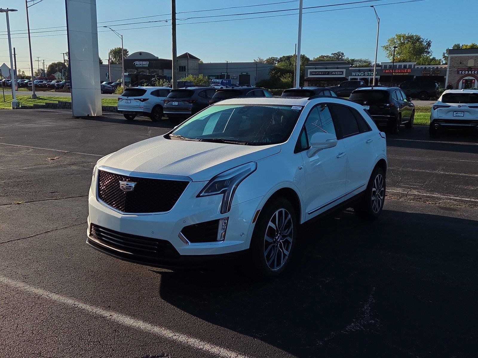 Used 2022 Cadillac XT5 Sportv w/ Technology Package AWD/4WD image 3