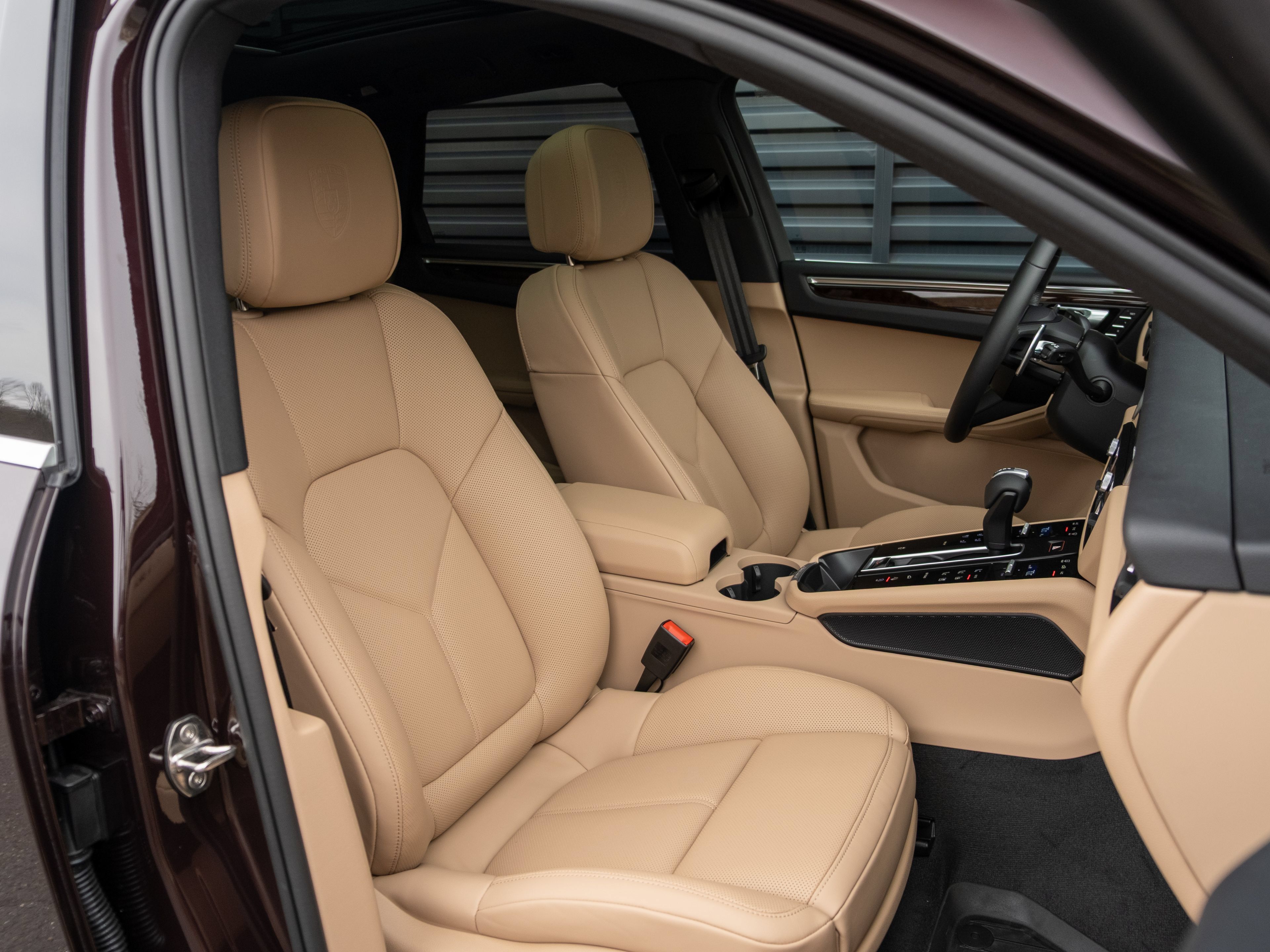 Certified 2026 Porsche Macan AWD/4WD image 39