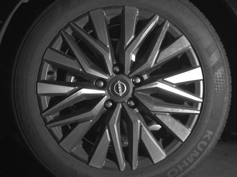 Used 2025 Nissan Altima 2.5 SV image 12