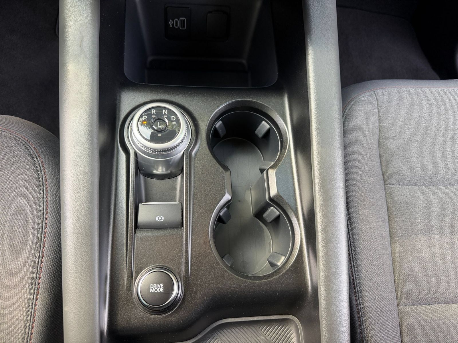 Used 2026 Ford Explorer Active AWD/4WD image 41