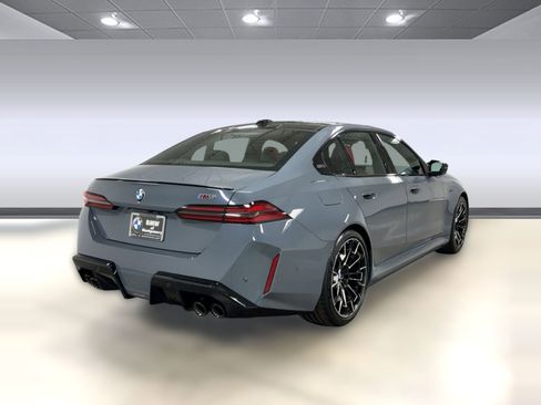 New 2026 BMW M5 w/ Executive Package AWD/4WD image 9