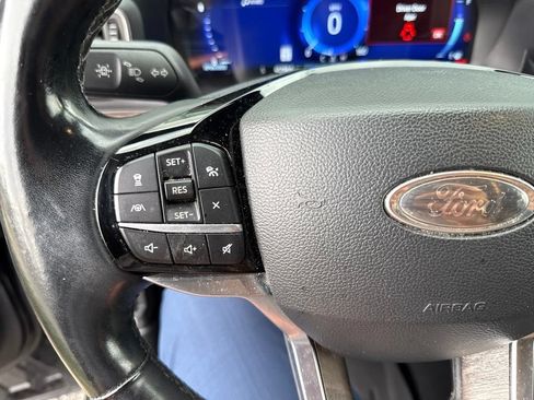 Used 2023 Ford Explorer Platinum w/ Premium Technology Package AWD/4WD image 22