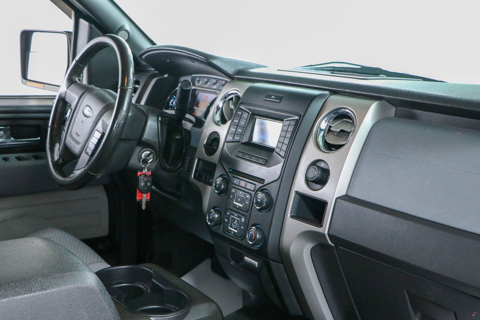 Used 2013 Ford F150 XLT w/ Luxury Equipment Group RWD image 26