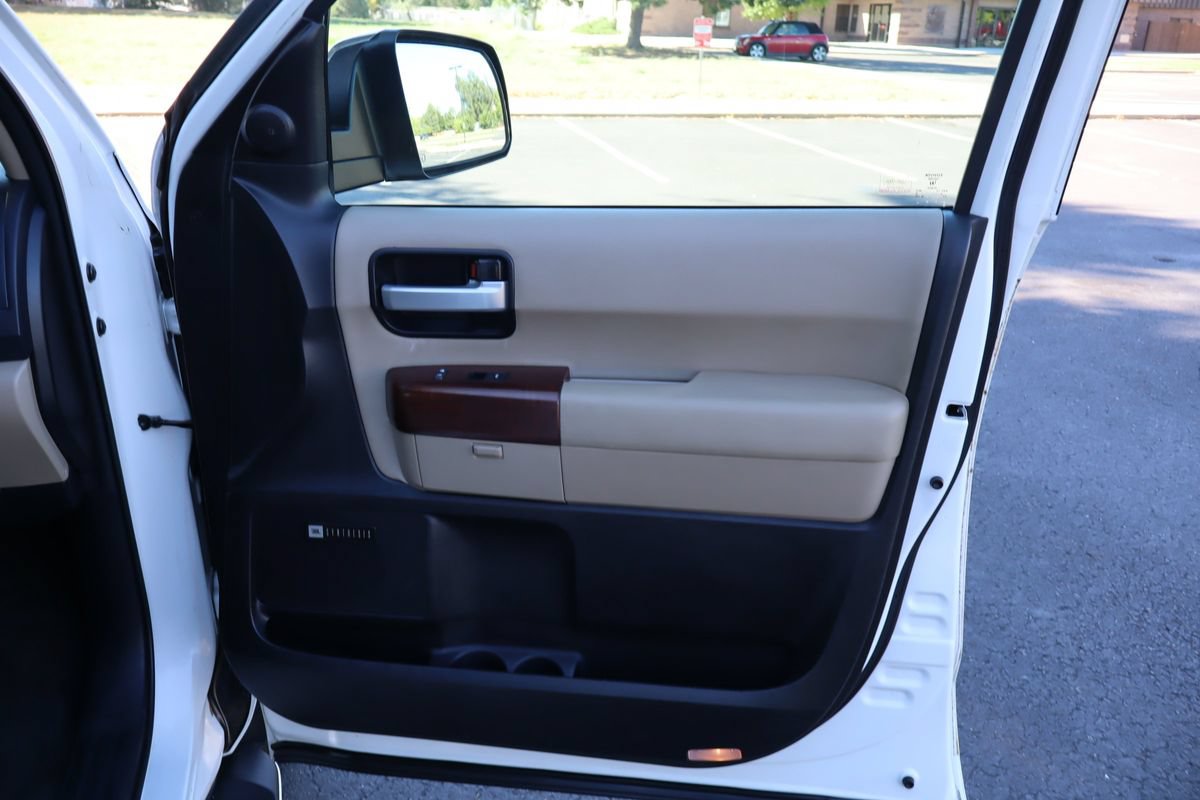 Used 2014 Toyota Sequoia Platinum RWD image 28