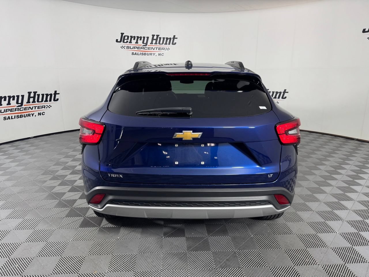 Used 2024 Chevrolet Trax LT FWD image 8