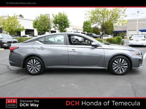 Used 2023 Nissan Altima 2.5 SV FWD image 5