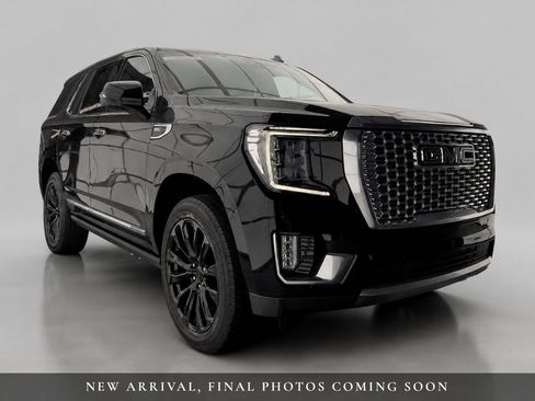 Used 2021 GMC Yukon Denali w/ Denali Premium Package AWD/4WD image 2