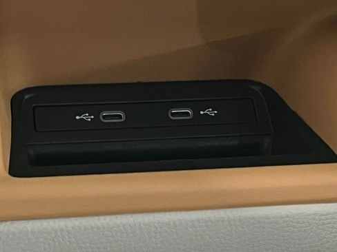 New 2025 Volkswagen ID. Buzz 1st Edition image 14