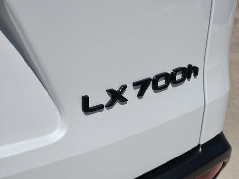 New 2026 Lexus LX 700h Luxury w/ Appearance Package AWD/4WD image 7