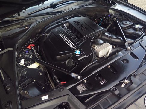 Used 2016 BMW 535i xDrive Sedan w/ Driver Assistance Package image 39