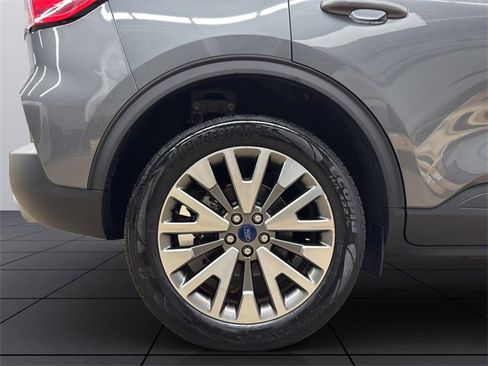 Used 2022 Ford Escape Titanium image 19