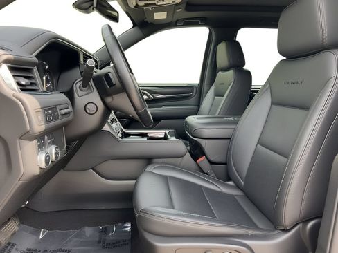 Used 2021 GMC Yukon XL Denali AWD/4WD image 6