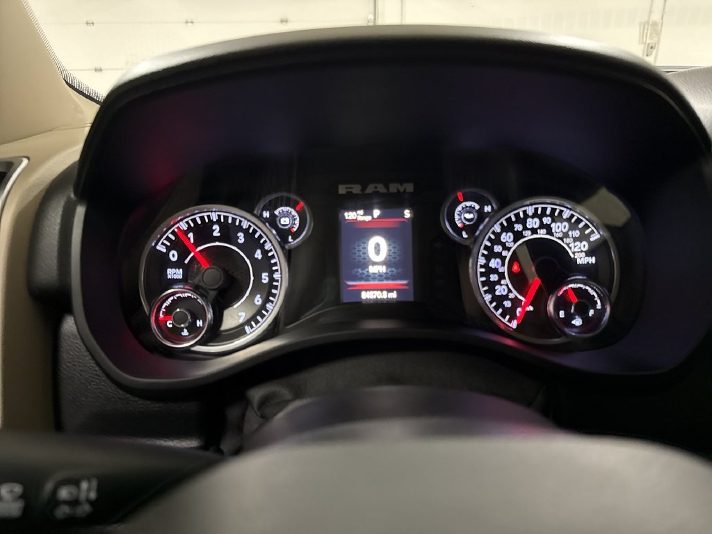 Used 2019 RAM 1500 Big Horn AWD/4WD image 12