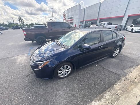 Used 2025 Toyota Corolla LE w/ Convenience Package FWD image 7