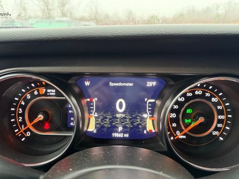 Used 2023 Jeep Gladiator Willys image 12