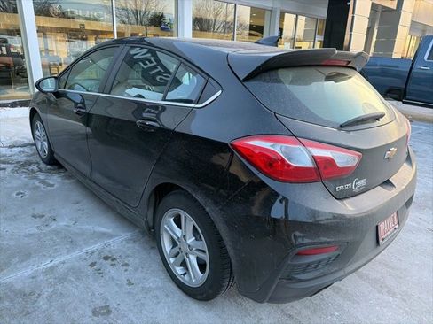 Used 2017 Chevrolet Cruze LT w/ Convenience Package image 5