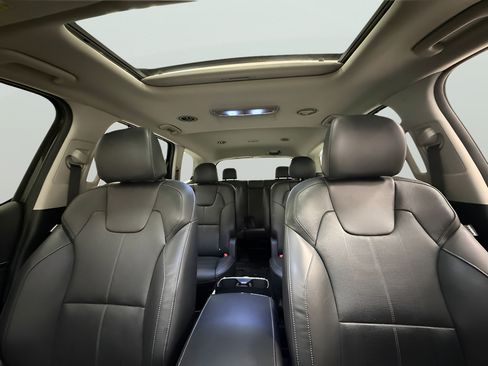 Used 2022 Kia Telluride EX w/ EX Premium Package FWD image 15