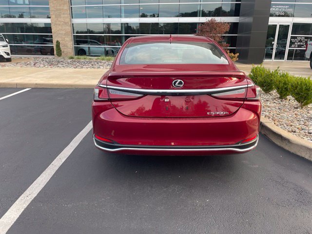 Certified 2025 Lexus ES 300h w/ Luxury Package FWD image 3