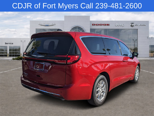 New 2026 Chrysler Pacifica Select FWD image 3