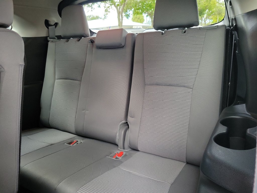 Used 2024 Toyota Highlander LE FWD image 11