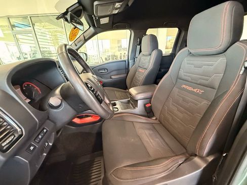 Used 2022 Nissan Frontier PRO-4X image 14