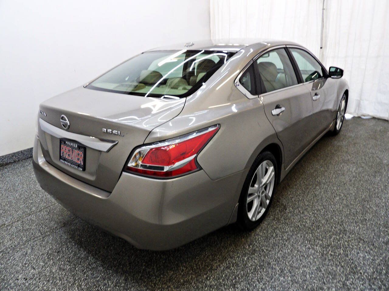 Used 2014 Nissan Altima 3.5 SL w/ Technology Package FWD image 6