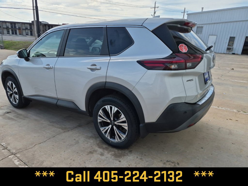 Used 2023 Nissan Rogue SV FWD image 12