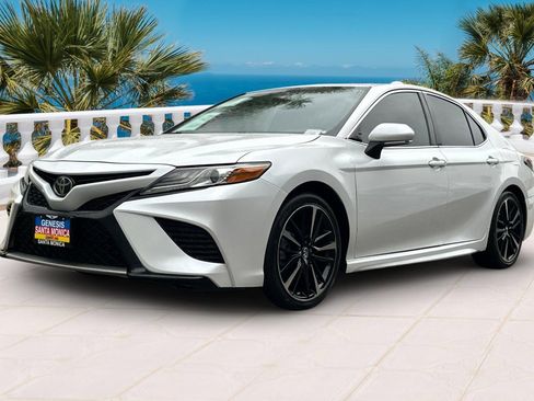 Used 2019 Toyota Camry XSE w/ Navigation Package image 8