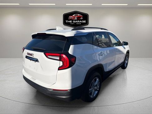 Used 2022 GMC Terrain SLE w/ Driver Convenience Package AWD/4WD image 5