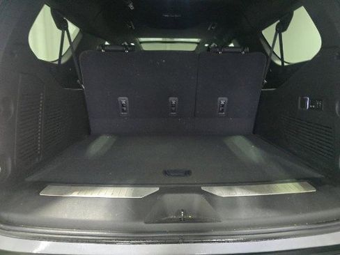 Used 2021 GMC Yukon XL Denali w/ Denali Premium Package image 16